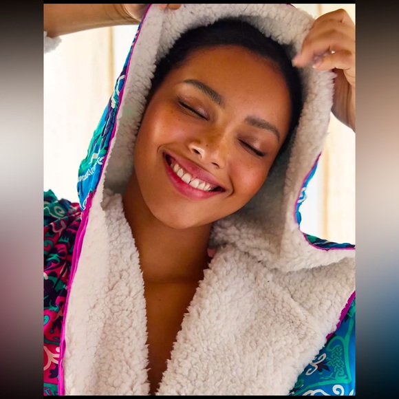 Anthropology, Flannel Robe. Sherpa-Lined. Price firm. Super soft inside and out - Picture 3 of 5